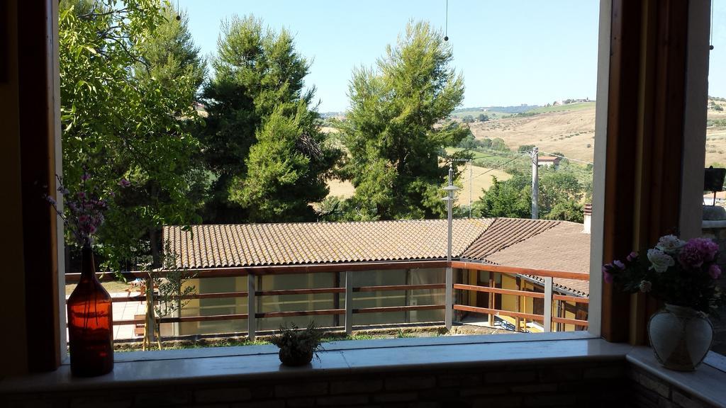 Bed and Breakfast Agriturismo Col Morino Pineto Exterior foto